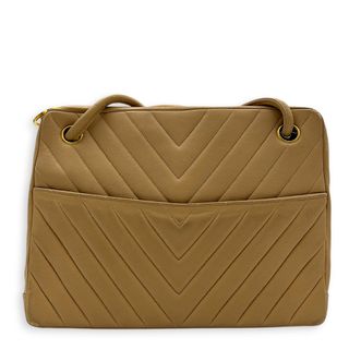 (Category: ) located in . Submitted by carousellluxury (Listing ID 1433501805, Image 1). Description: .