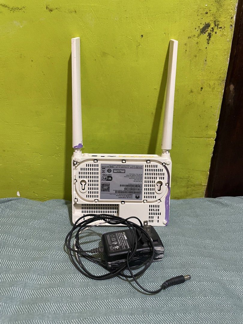 Converge Modem Router (Category: Networking) located in Manila. Submitted by jaetbz321 (Listing ID 1433472668, Image 2). Description: fixed price 400, papick up niyo na lang sa lalamove..