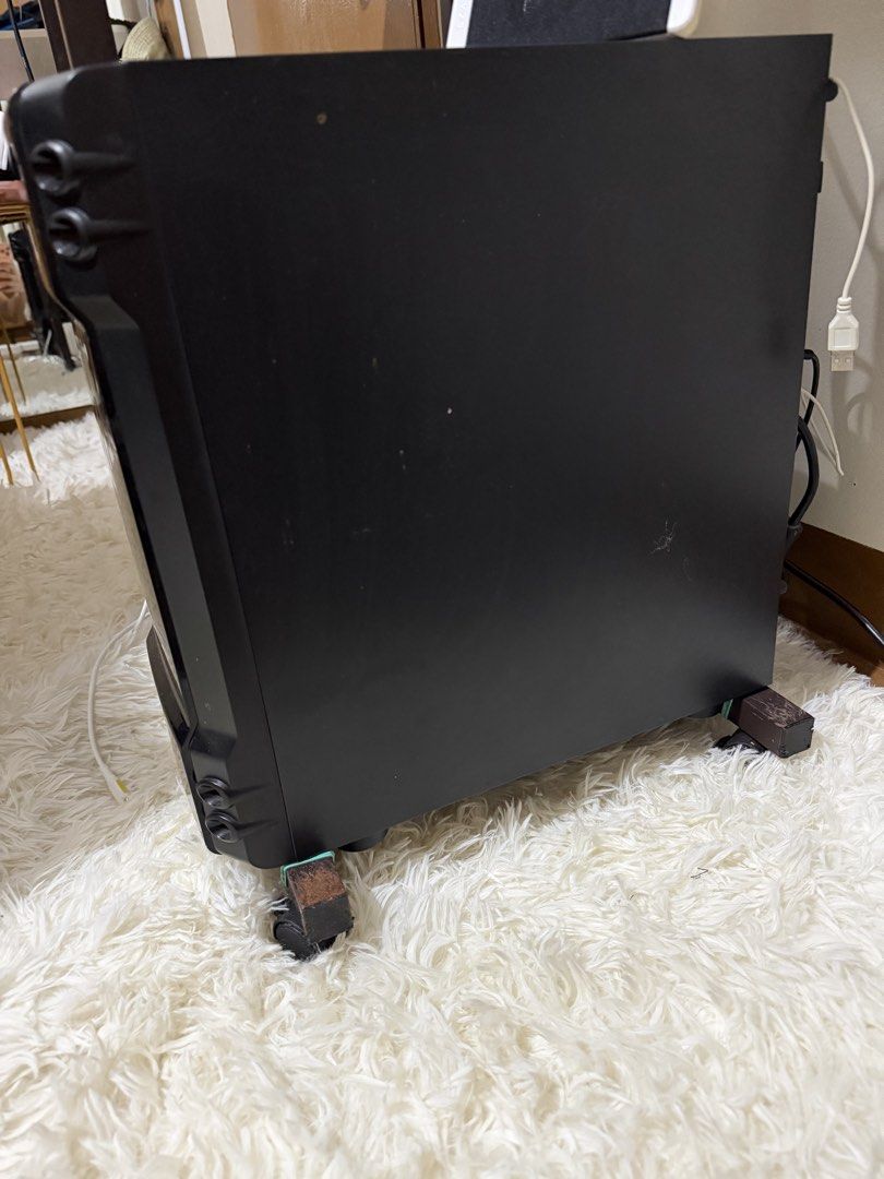 Computer set (Category: Desktops) located in Caloocan City. Submitted by angel_larga (Listing ID 1433470837, Image 2). Description: Samsung 27" monitor CPU Keyboard Operating System: Windows 10 Pro 64-bit (10.0, Build 19045) System Manufacturer: MSI System Model: MS-7721 BIOS: V32.5 Processor: AMD A8-6600K APU with Radeon(tm) HD Graphics Memory: 16GB DirectX Version: DirectX 12.