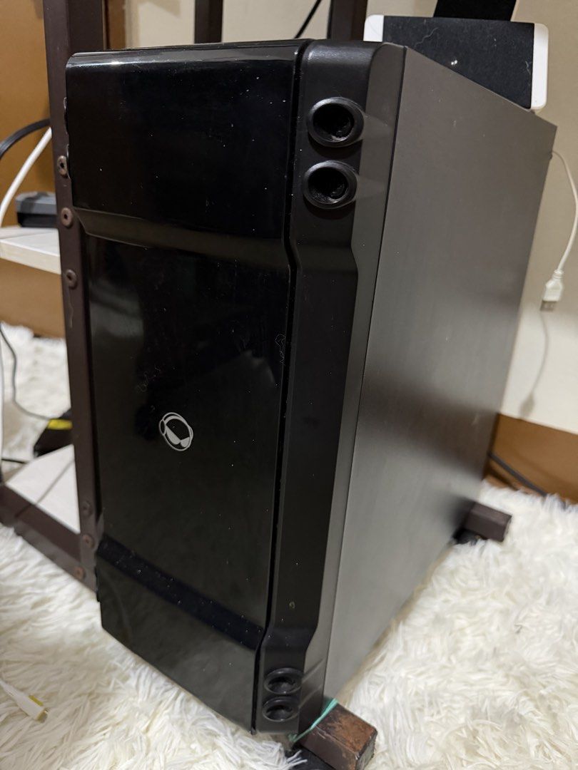 Computer set (Category: Desktops) located in Caloocan City. Submitted by angel_larga (Listing ID 1433470837, Image 1). Description: Samsung 27" monitor CPU Keyboard Operating System: Windows 10 Pro 64-bit (10.0, Build 19045) System Manufacturer: MSI System Model: MS-7721 BIOS: V32.5 Processor: AMD A8-6600K APU with Radeon(tm) HD Graphics Memory: 16GB DirectX Version: DirectX 12.