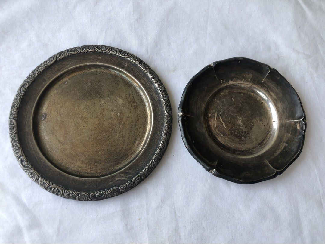 Decluttering Bundle 2 Pcs Vintage Silver Plated Saucers or Small Plates C4 (Category: Dinnerware & Cutlery) located in Paranaque City. Submitted by rookie33 (Listing ID 1433457149, Image 1). Description: P550 for the 2 Paranaque Gcash.