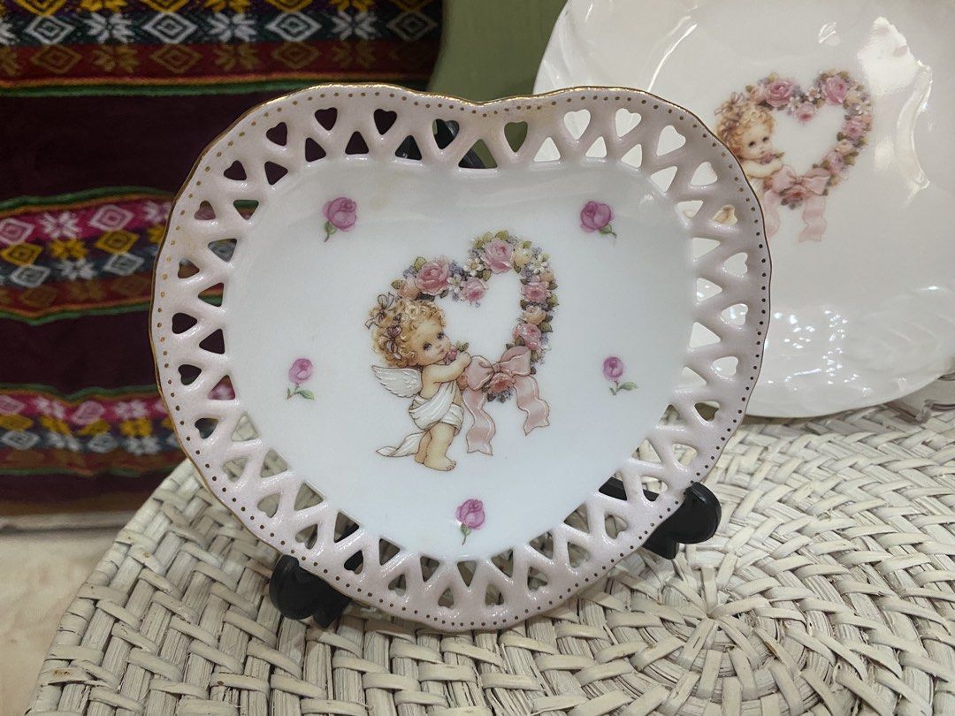 Deco Cute plate (Category: Coffee & Tea Tableware) located in Dipolog. Submitted by thriftteata (Listing ID 1433463315, Image 2). Description: Free stand.