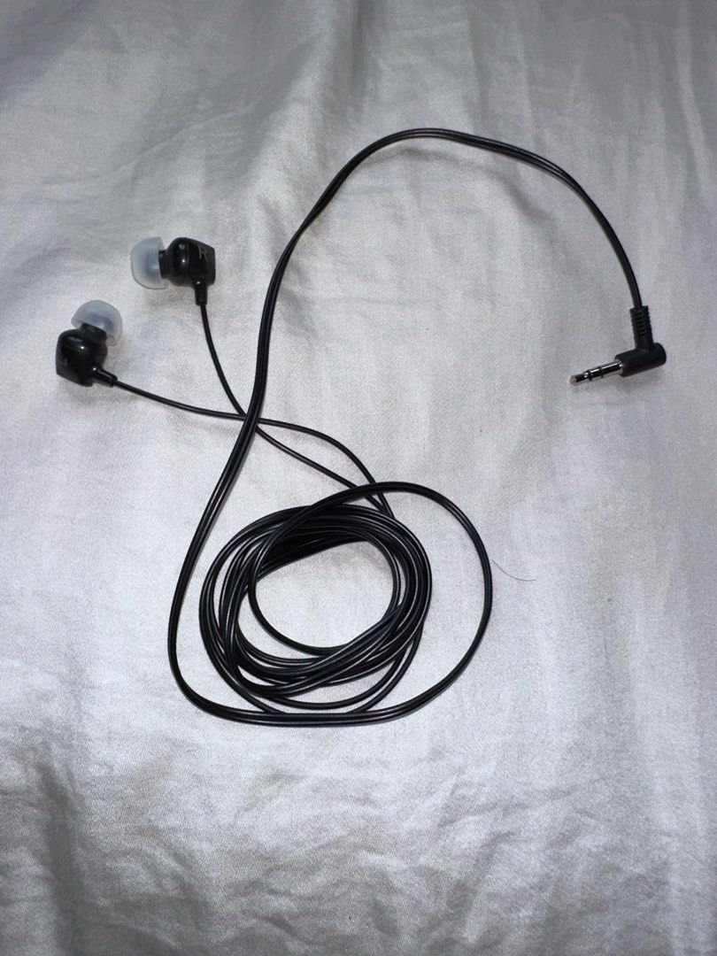 Earphone (single plug)433097060762920960