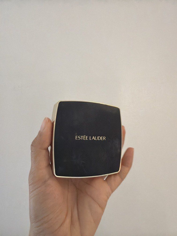 Estee lauder powder foundation (Category: Makeup) located in Quezon City. Submitted by destashingmycloset (Listing ID 1433411423, Image 1). Description: .