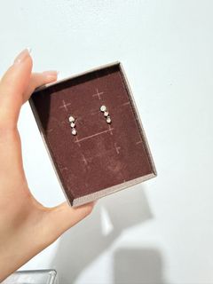 由 oops_shop (刊登 ID 1433517686，圖片 1) 提交，位於 的 (類別：)，說明：。