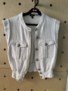 (Category: ) located in . Submitted by thevclosetph (Listing ID 1433581094, Image 1). Description: .