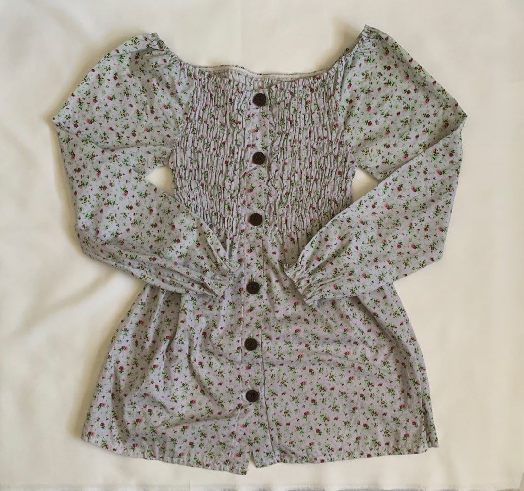 Floral off-shoulder dress (Category: Dresses) located in Baguio. Submitted by loverelle (Listing ID 1433527292, Image 1). Description: Off shoulder floral print dress Fits small-medium Condition: 8/10 Price: 150 .