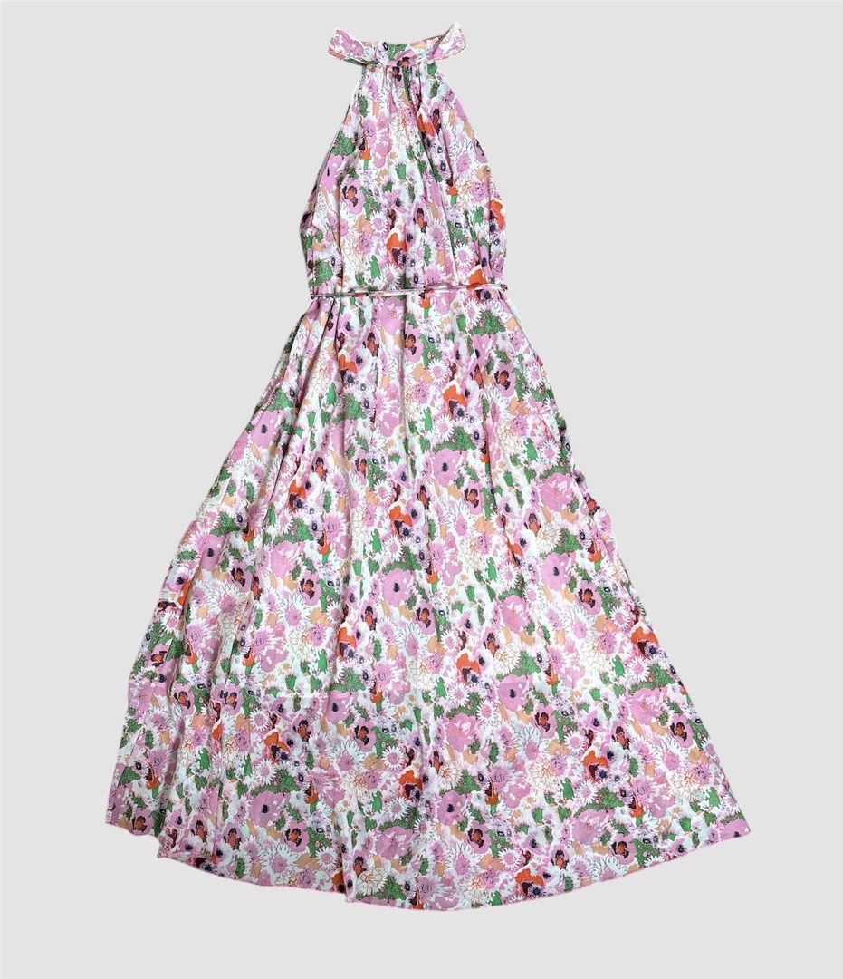 Floral Halter Neck Dress (Category: Dresses) located in Manila. Submitted by _theselection.ph (Listing ID 1433515463, Image 1). Description: Stunning floral halter dress! Perfect for summer. Features a flattering fit and flowing skirt. Tie closure at the neck..