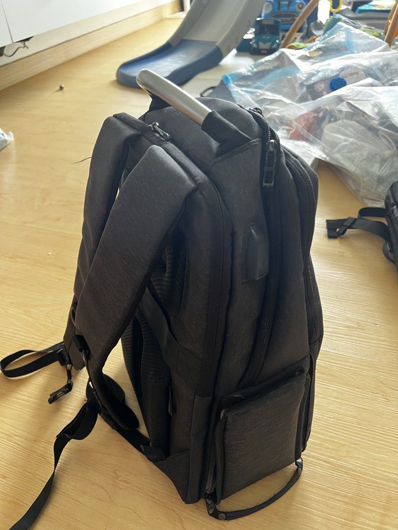 Flyleaf Camera Backpack (Category: Backpacks) located in Kuala Lumpur. Submitted by teoh_88 (Listing ID 1433419327, Image 2). Description: - Designed for photographers - Multiple compartments for camera gear - Padded laptop section - Dedicated spaces for lenses and accessories - Comfortable carrying with top handle and adjustable shoulder straps - Side pocket - USB charging port - Durable dark grey material Interested please contact 0——1—6—5—9—8–
