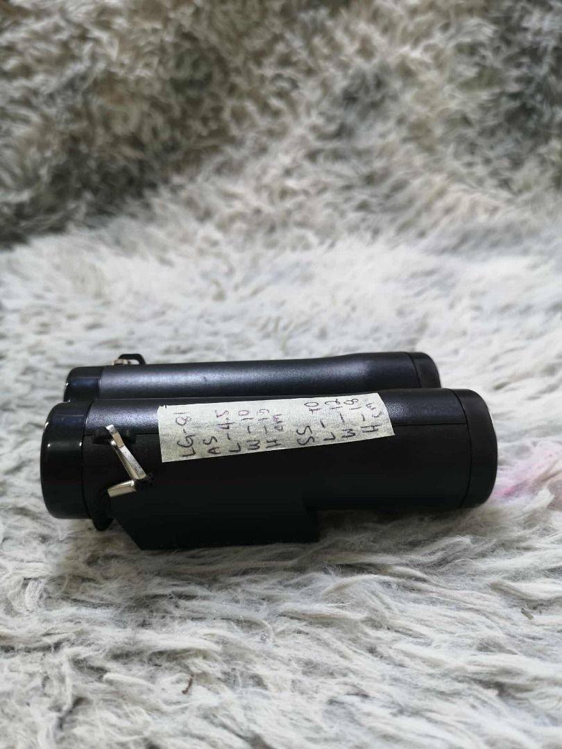 Folding Compact Binocular (Category: Lens & Kits) located in Santa Cruz. Submitted by jmy_surplus.2 (Listing ID 1433473880, Image 3). Description: Size ; L - 4.5 W - 10 H - 13 Color ; Black Type ; Binocular Brand ; No Brand Material ; Synthetic Style ; Black Vintage Folding Binocular LG 81 JMY 1 Batch #200.