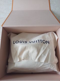 (Category: ) located in . Submitted by bags.wallet (Listing ID 1433419463, Image 1). Description: .