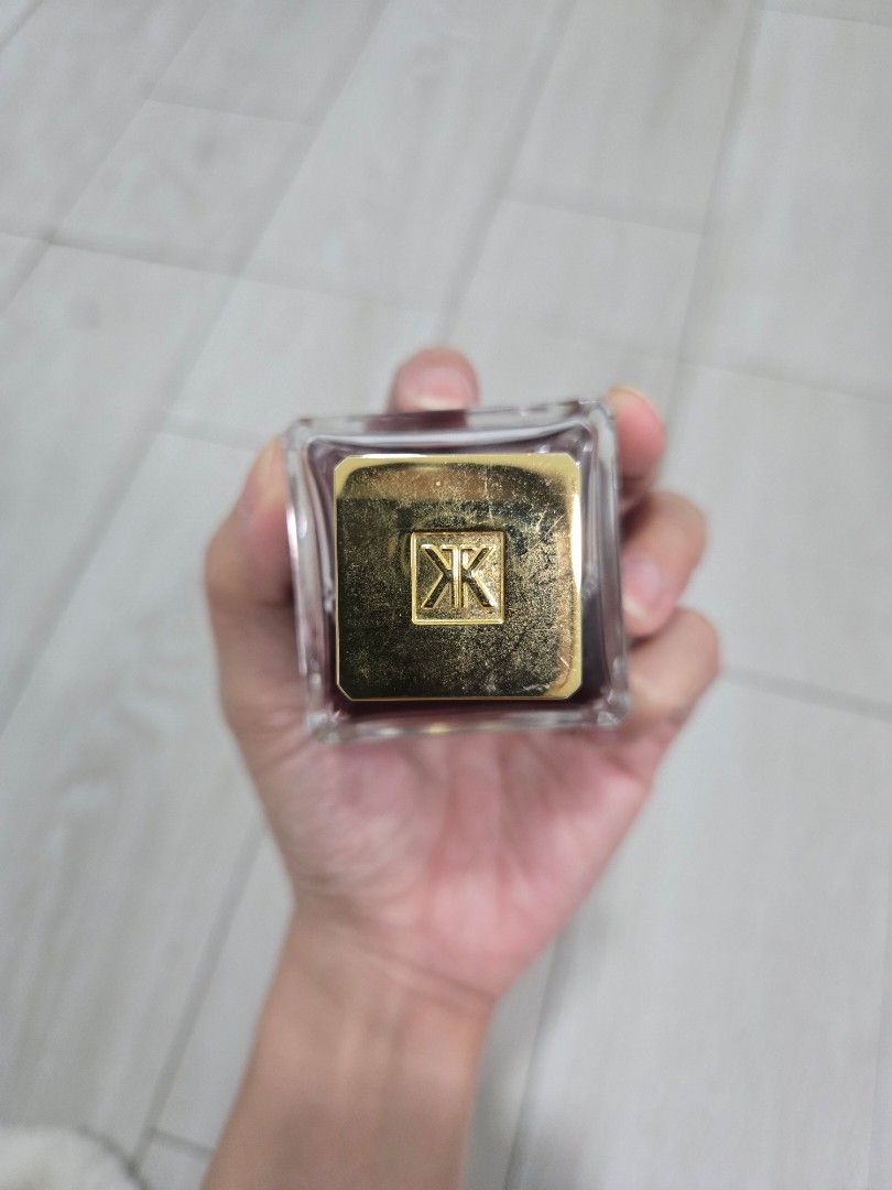 Gentle Fluidity Gold EDP (Category: Fragrance & Deodorants) located in Manila. Submitted by aynatpc (Listing ID 1433514332, Image 3). Description: - Maison Francis Kurkdjian Gentle Fluidity Gold EDP (Tester) - 70 ML - Square bottle design - Elegant gold cap - Captivating deep red fragrance liquid Bought from Fragrance Closet ✨️.