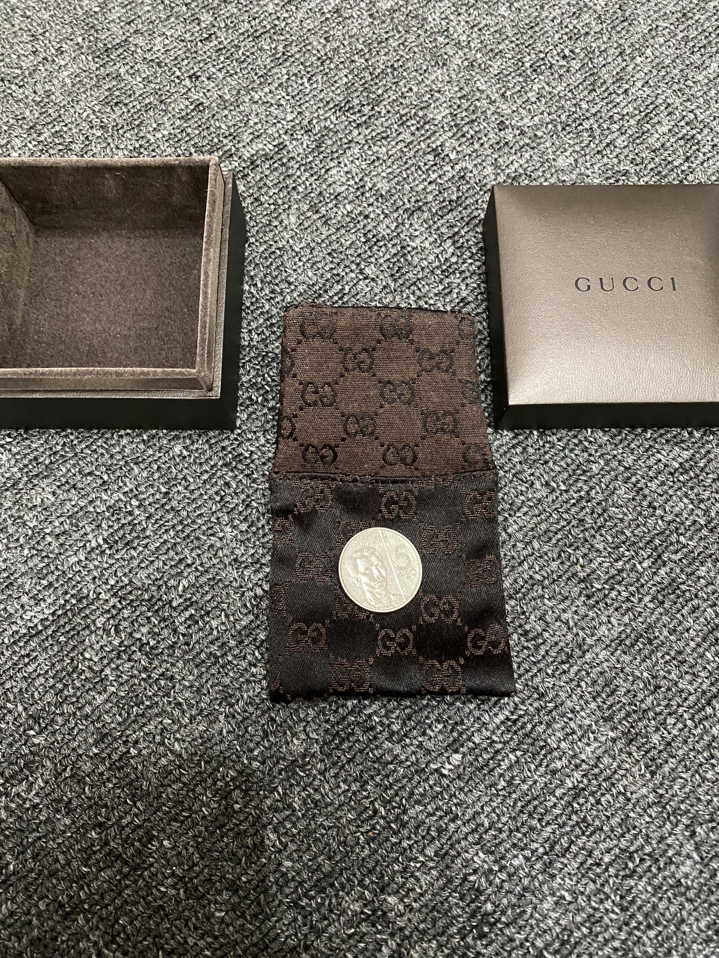 gucci jewelry original box (Category: Luxury Accessories) located in Cebu City. Submitted by unoverse_vntg (Listing ID 1433440504, Image 2). Description: box and pouch only no issue check details.