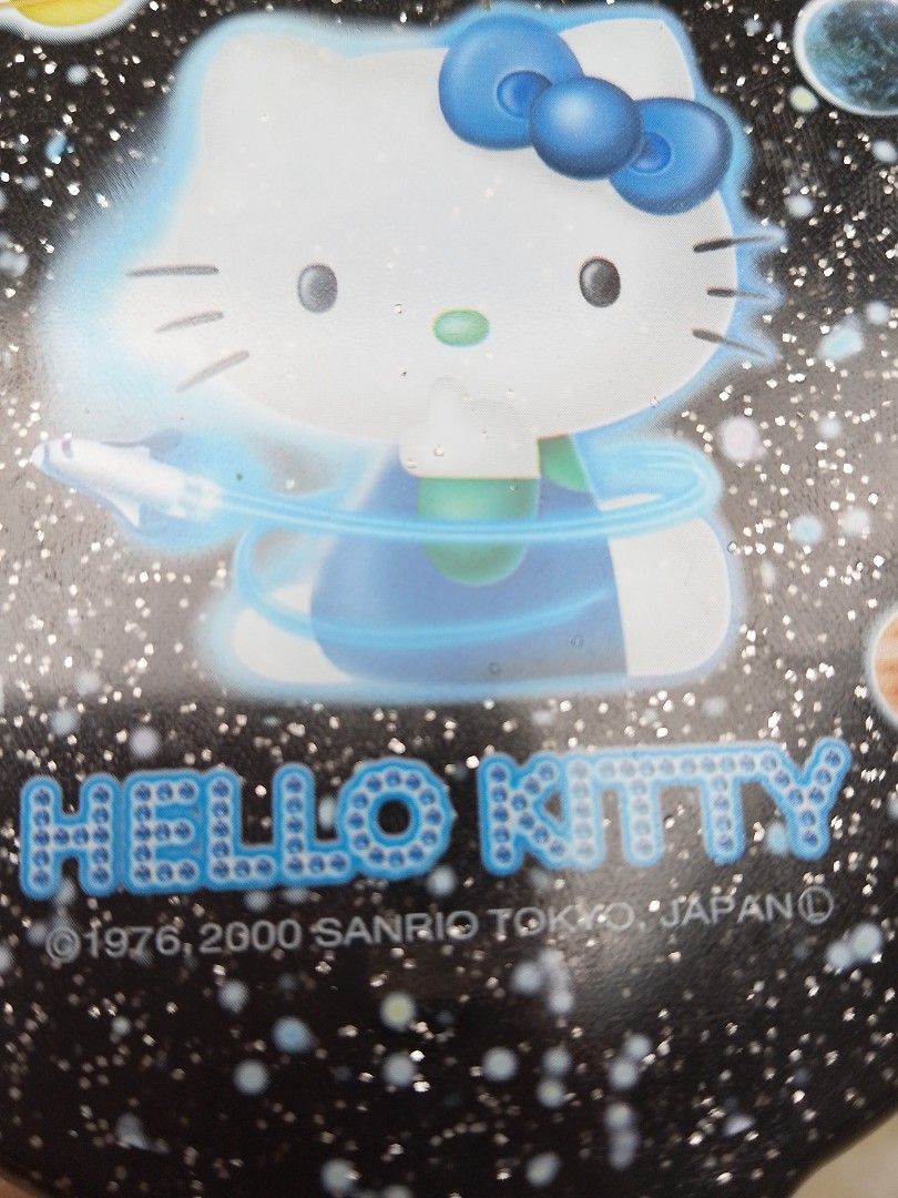 Hello Kitty mirror vintage (Category: Mirrors) located in Pugo. Submitted by wintermarylyn (Listing ID 1433530564, Image 3). Description: no crack minimal scratch no more issue or flaws.