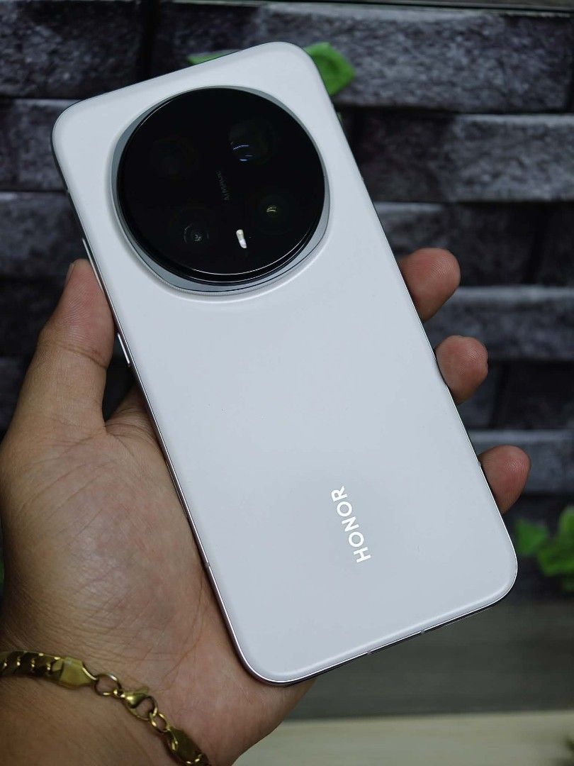 HONOR MAGIC 8 PRO 512GB / 16GB WHITE (Category: Android Others) located in Manila. Submitted by ronpaulo17 (Listing ID 1433506444, Image 3). Description: HONOR MAGIC 8 PRO 5G 512GB / 16GB WHITE SNAPDRAGON 8 ELITE GEN 5 100% BATTERY HEALTH CHINAROM COMPLETE STANDARD PACKAGE SELLING: 47,500 SWAPPING: 50,000.