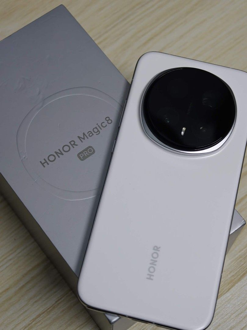 HONOR MAGIC 8 PRO 512GB / 16GB WHITE (Category: Android Others) located in Manila. Submitted by ronpaulo17 (Listing ID 1433506444, Image 1). Description: HONOR MAGIC 8 PRO 5G 512GB / 16GB WHITE SNAPDRAGON 8 ELITE GEN 5 100% BATTERY HEALTH CHINAROM COMPLETE STANDARD PACKAGE SELLING: 47,500 SWAPPING: 50,000.