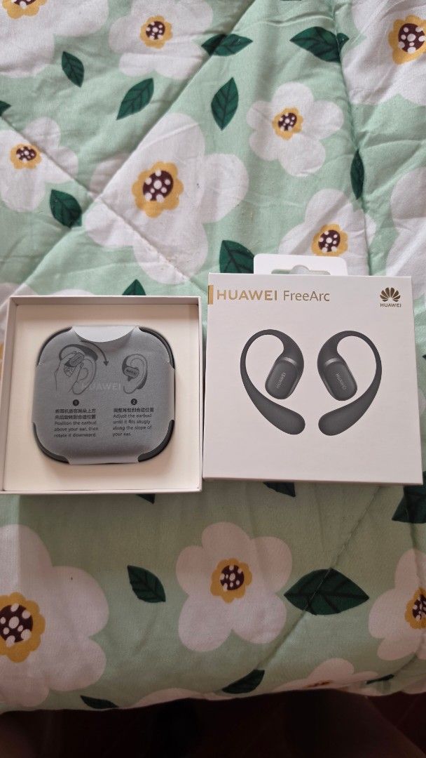 Huawei FreeArc Wireless Earphones (Category: Earphones) located in Taytay. Submitted by fastmoon.cc8c49 (Listing ID 1433456492, Image 2). Description: Condition: Brand New (Open Box) Price: Php 4,350 (FIXED - All-in!) Location: Taytay, Rizal ​RFS: Extra unit / Cash priority ​Binuksan lang ang box to check and test if working ang unit. Never pang ginamit talaga. ​Inclusions: Complete with original box. Perfect ito para sa mga active lifestyle, off