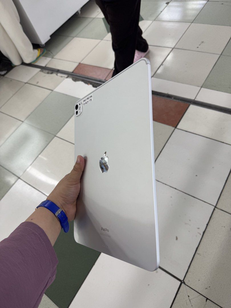 Ipad Pro M4 1TB 98% batt wifi No issue All working (Category: iPad) located in San Juan City. Submitted by keannagadgetph (Listing ID 1433450469, Image 2). Description: Available Units for today's POST! Ipad Pro M4 13inch / 1TB / NTC Variant / Wifi - any colors available (price may vary) - good condition - 96% Makinis - 98% battery - NTC Variant - No Repair ~ Accepting SWAP / TRADE IN / INSTALLMENT / BINTA UNIT ~ CASH ON DELIVERY METRO MANILA / L