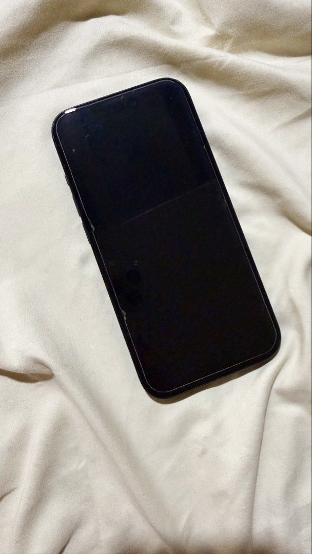 iPhone 15 256g Black (Category: iPhone 15 Series) located in Cebu City. Submitted by heysummerph (Listing ID 1433535883, Image 3). Description: RFS: Upgrade 82% Battery Life .