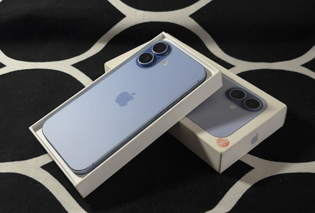 iphone 17 Mist blue under warranty until Oct 2026 (Category: iPhone 17 Series) located in Manila. Submitted by epicflower_84d058 (Listing ID 1433513180, Image 3). Description: iphone 17 Mist blue 5 months old / 100 batt. Under warranty until Oct 2026 256 GB No sim restriction True tone working Face id working No history of repair Original parts Ntc approved ZA/A variant / Local variant All working no issue Authorized iPhone purchased Makinis pwed