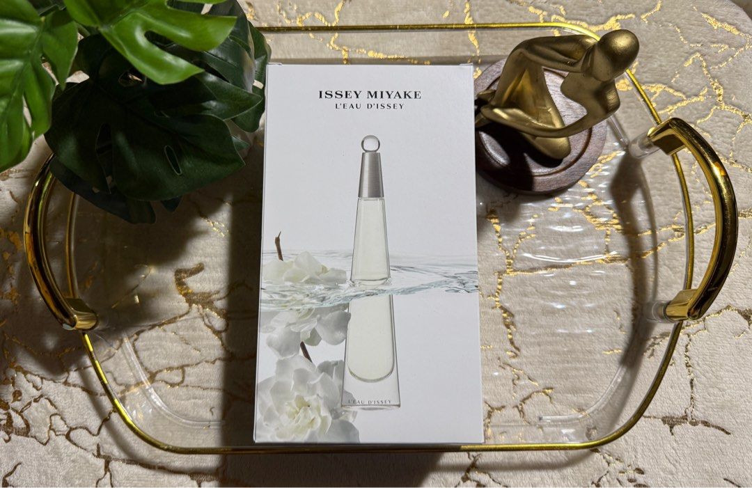 Issey Miyake L'Eau d'Issey Duo Nomade (Category: Fragrance & Deodorants) located in Taytay. Submitted by jayezapanta (Listing ID 1433543505, Image 2). Description: - Issey Miyake L'Eau d'Issey Duo Nomade Eau de Toilette set - Includes: 100ml bottle and 25ml bottle - Comes in original box - Made in France - From Parfums Issey Miyake Authentic or money back.