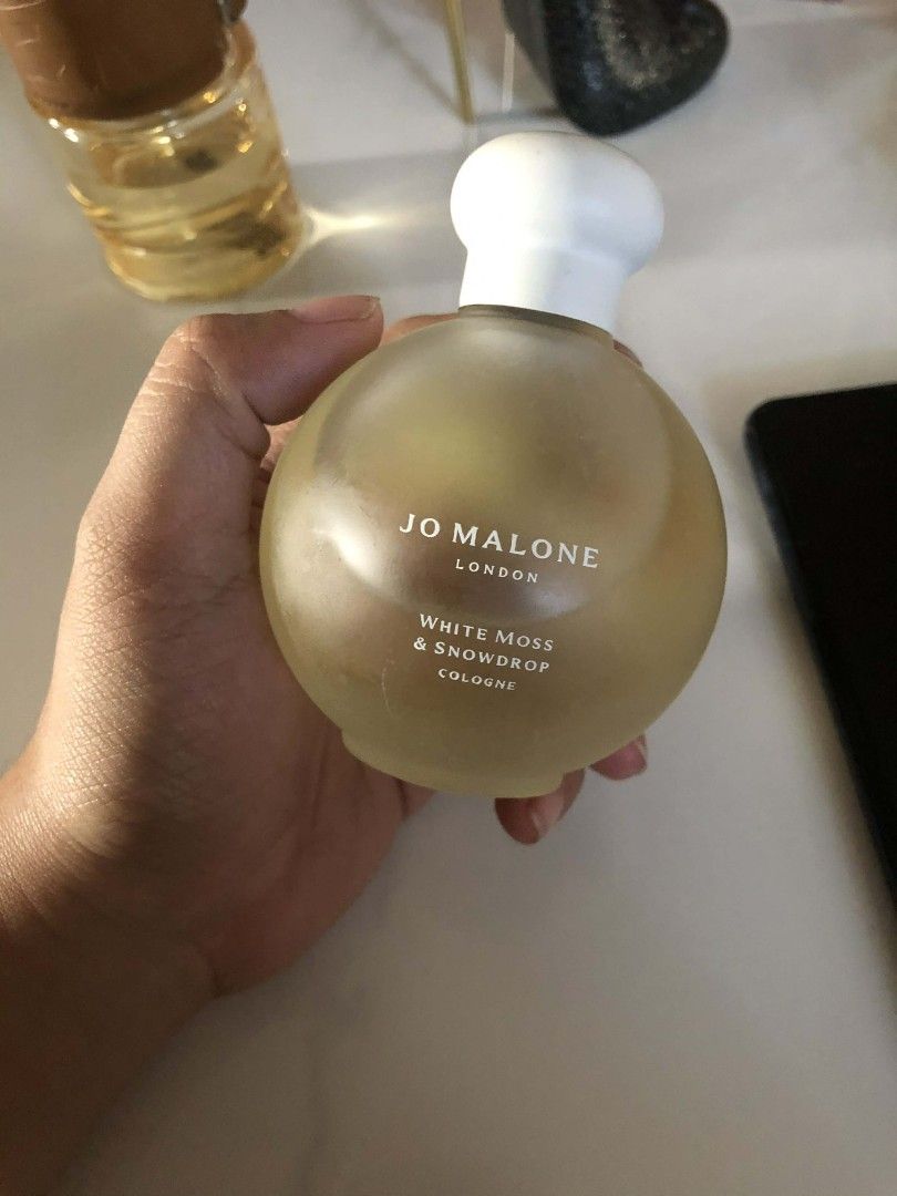 Jo Malone London White Moss & Snowdrop Cologne (Category: Fragrance & Deodorants) located in Quezon City. Submitted by rdecants (Listing ID 1433472567, Image 2). Description: Jo Malone London White Moss & Snowdrop Cologne Bottle only ₱2.3k - Round, frosted glass bottle - White cap - Authentic cologne - Brand and fragrance clearly labeled.