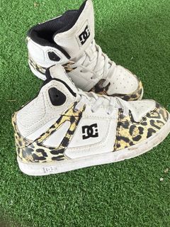 (Category: ) located in . Submitted by hebee2018 (Listing ID 1433427096, Image 1). Description: .