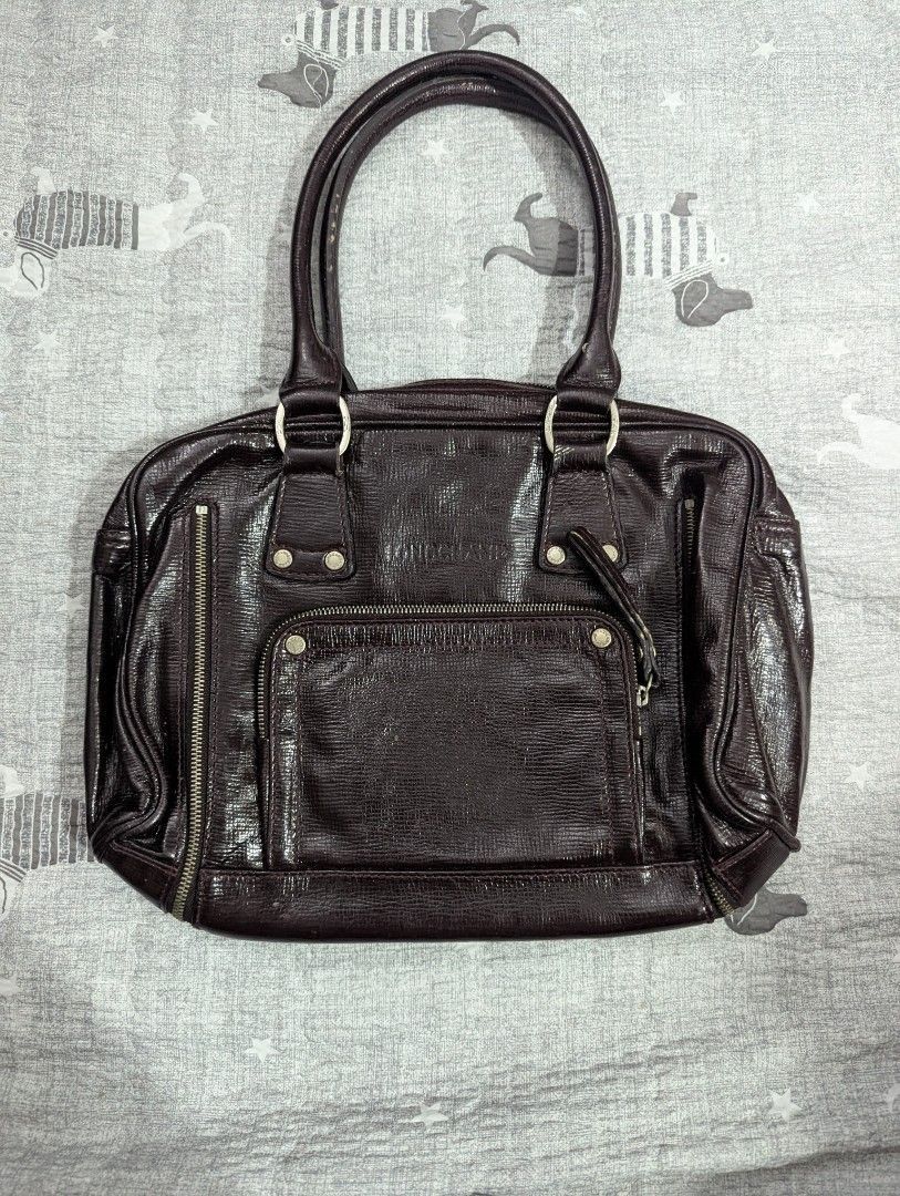 Longchamp Rodeo Luxe burgundy (Category: Luxury Bags & Wallets) located in Antipolo. Submitted by bentakahitanoano (Listing ID 1433564804, Image 2). Description: Longchamp Rodeo Luxe burgundy Still in great condition with no flaws Clean well kept and ready for use Expandable design allowing more space when needed surprisingly versatile for everyday use or travel A stylish and functional bag perfect for daily carry work or travel with a refined Lo