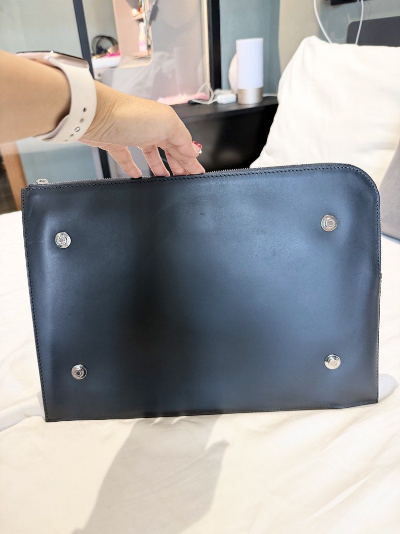 Louis Vuitton Laptop Sleeve (Category: Laptop Bags & Sleeves) located in Manila. Submitted by 4ever.markdown (Listing ID 1433469547, Image 3). Description: 100% guaranteed authentic or money back With authentication Location Binondo Manila Disclaimer:We are an independent reseller of pre-owned items. We are not affiliated with, endorsed by, or an authorized retailer of the brand featured. All trademarks, logos, and brand names remain the property