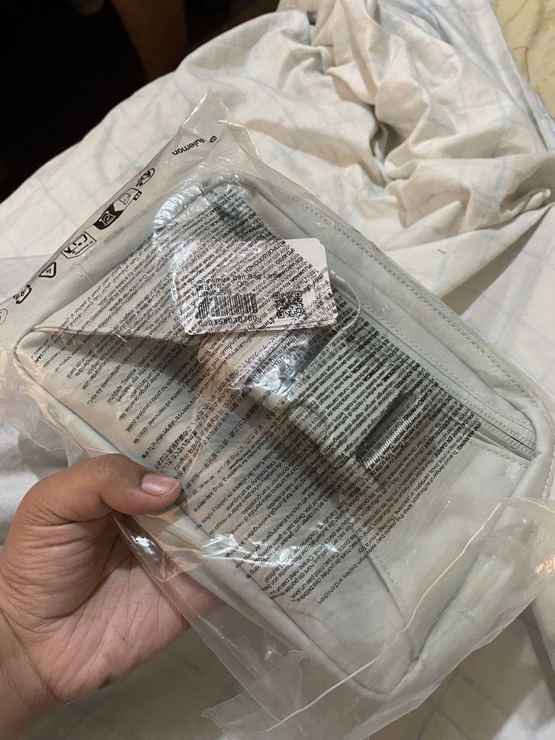 Lululemon Everywhere Belt Bag - Silver (Category: Cross-body Bags) located in Magalang. Submitted by bncdb (Listing ID 1433401089, Image 2). Description: - Lululemon Everywhere Belt Bag - Color: Silver - Brand new, still in original packaging - Zippered main compartment - Adjustable strap - Lululemon logo on front - Authentic - rfs: not into belt bags gcash payment: lbc cop/j&t 📍pampanga.