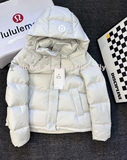 (Category: ) located in . Submitted by fashion.luxe (Listing ID 1433485345, Image 1). Description: .