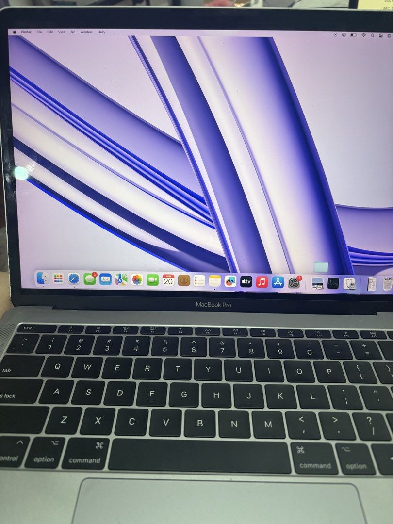 macbook pro 2017 (Category: Laptops & Notebooks) located in Cebu City. Submitted by makeupdontbreakup (Listing ID 1433453518, Image 1). Description: battery service recommended but other than that no issues - batt rep 3k .