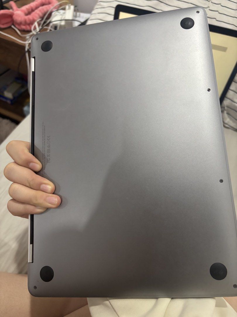 macbook pro 2017 (Category: Laptops & Notebooks) located in Cebu City. Submitted by makeupdontbreakup (Listing ID 1433453518, Image 3). Description: battery service recommended but other than that no issues - batt rep 3k .
