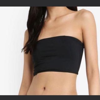 (Category: ) located in . Submitted by yourcuratedcloset (Listing ID 1433528518, Image 1). Description: .