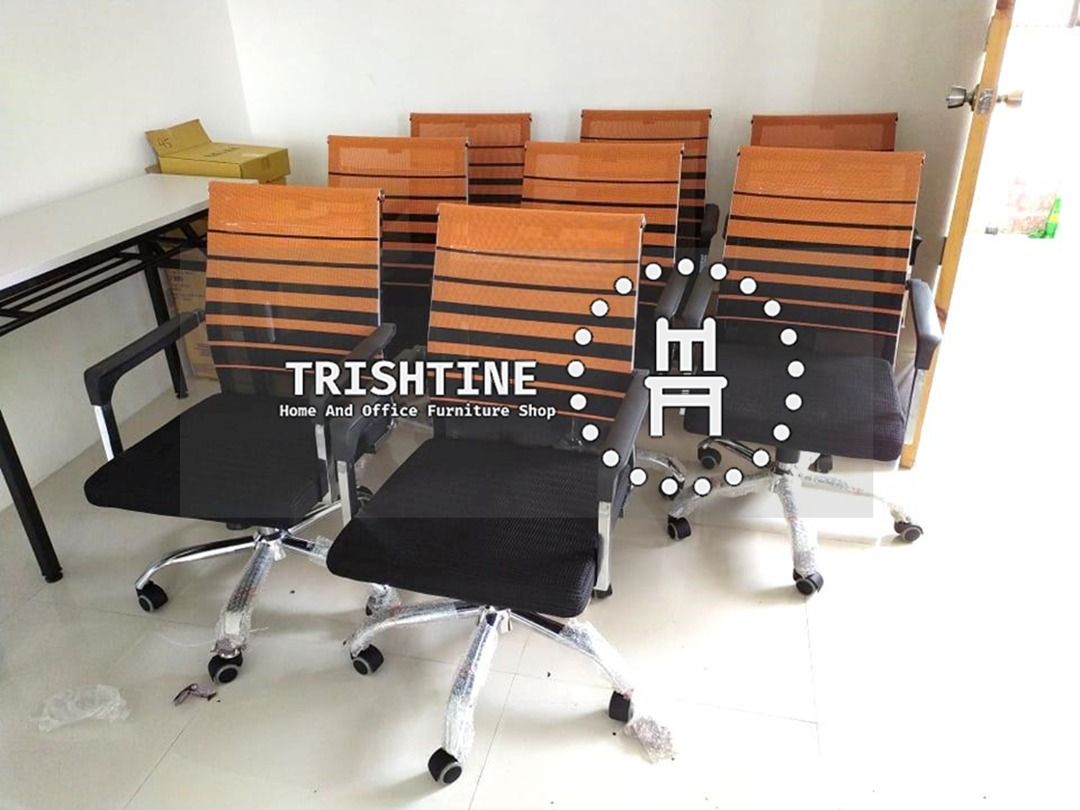 Mesh Office Chair Black/Orange (Category: Office Furniture & Fixtures) located in Caloocan City. Submitted by trishtine_jim9 (Listing ID 1433426574, Image 1). Description: - Black/Orange mesh back and seat - Chrome base with wheels - Includes armrests - Ideal for home or office Disclaimer: Price indicated is for posting purposes only.