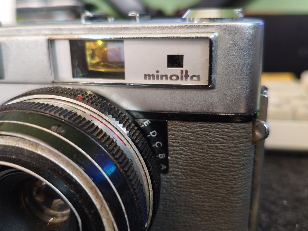 Minolta uniomat rangefinder camera (Category: Cameras) located in Bauang. Submitted by jerwinpere15921 (Listing ID 1433413396, Image 3). Description: working shutter and film lever timer and light meter is working clean lens no build up fungus the only issue is dent on the lens rim .