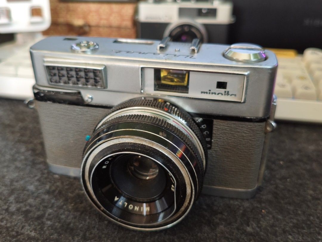 Minolta uniomat rangefinder camera (Category: Cameras) located in Bauang. Submitted by jerwinpere15921 (Listing ID 1433413396, Image 2). Description: working shutter and film lever timer and light meter is working clean lens no build up fungus the only issue is dent on the lens rim .
