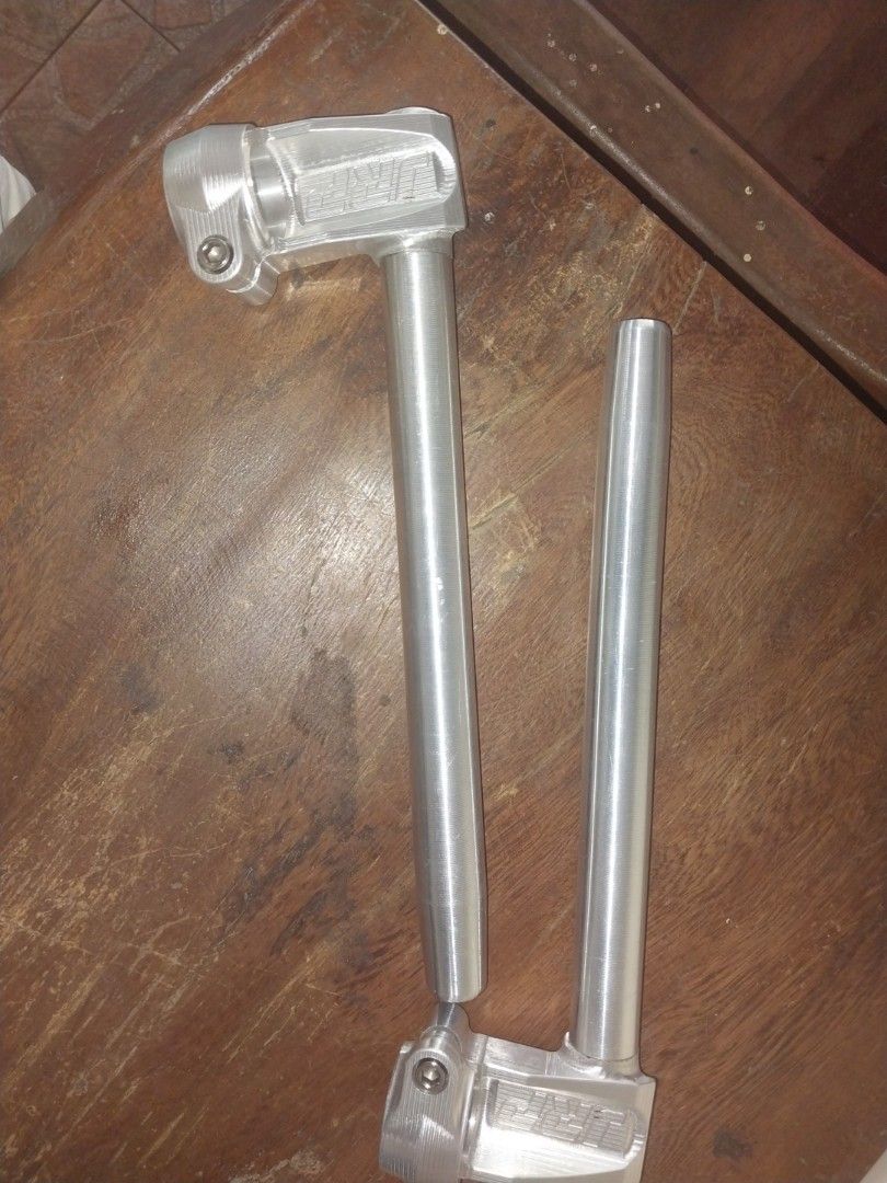 Motorcycle Handlebars (Category: Bicycles) located in Tarlac. Submitted by digs1968 (Listing ID 1433449532, Image 2). Description: JRP HANDLE BAR V3 - Silver clip-on handlebars - Set of two - Made of CNC - for raider fi -Have scratch on the jrp logo.