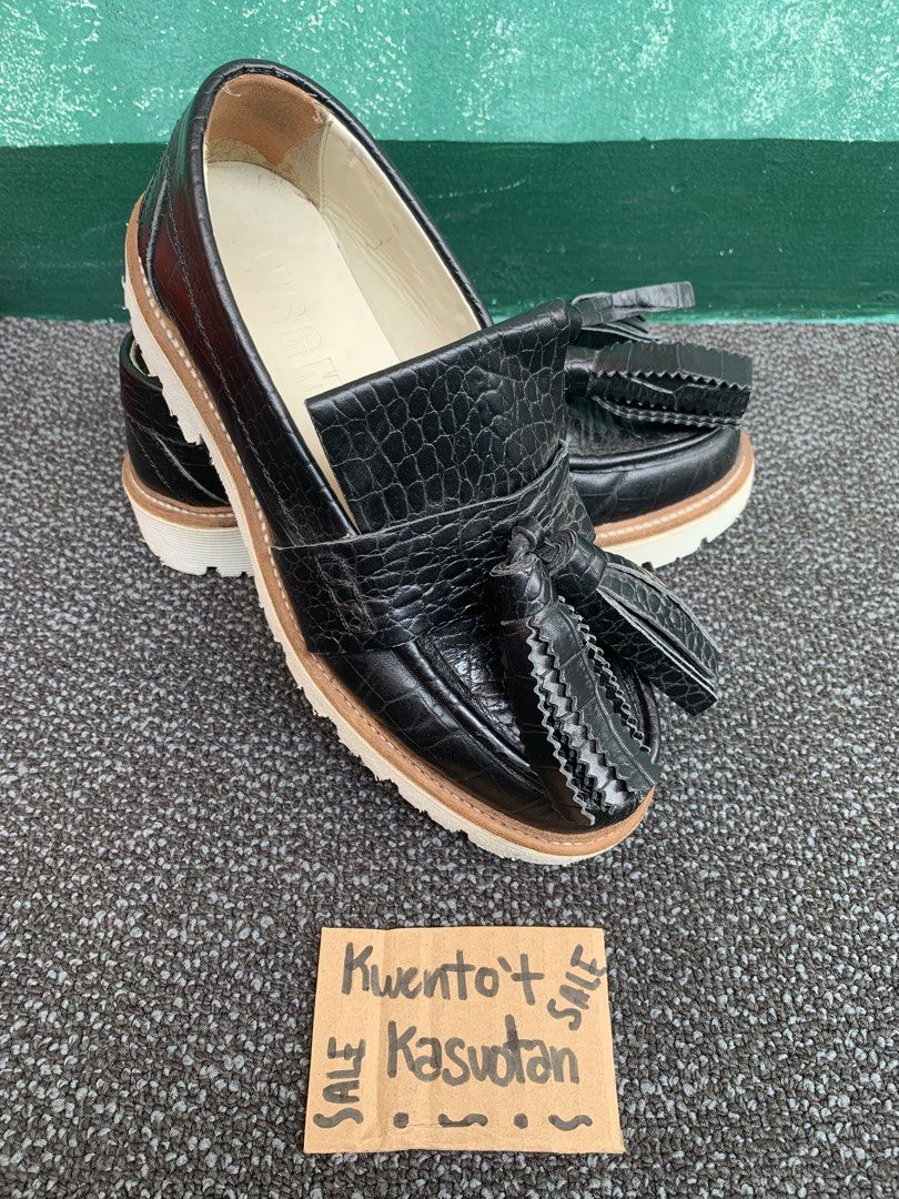 MSGM BLACK CROCK TASSELED LOAFERS (Category: Loafers) located in Manila. Submitted by kwentoatkasuotan (Listing ID 1433538980, Image 2). Description: Size 37 MSGM NO MAJOR ISSUES PM.