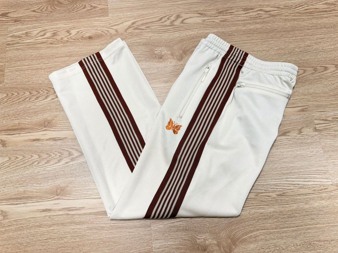 NEEDLES X STUDIOUS EXCLUSIVE 別注 TRACK PANTS （分類：運動褲）位於 Hong Kong。 由 tom7289 提交（商品編號 1433560821，圖片 2）。簡介： NEEDLES X STUDIOUS EXCLUSIVE 別注 TRACK PANTS SIZE S $900 FULL SET 100% REAL & 99% NEW 只著過1次 已清洗好並停用 購自日本專門店 太子地鐵站交收/ PAYME 或 FPS SF到付 歡迎DM查詢 謝謝。
