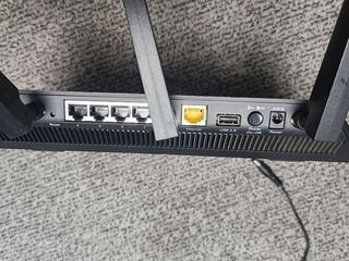 NETGEAR Router R7000460188293414922240