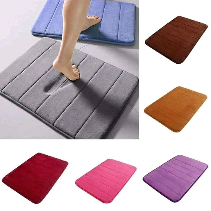 Non-Slip Bath Mat (Category: Bathtub & Bath Accessories) located in Caloocan City. Submitted by swiftflower_802790 (Listing ID 1433429274, Image 1). Description: - Non-slip bath mat - Available colors: Gray, Blue, Brown, Orange, Red, Pink, Purple - Soft and absorbent surface - Non-slip backing for safety - Rectangular shape with ribbed design - Ideal for bathrooms and other areas needing a non-slip surface.