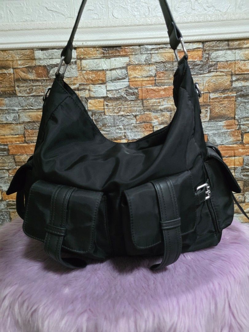 Nylon shoulder bag (Category: Shoulder Bags) located in Binan City. Submitted by elli.etcetera (Listing ID 1433465344, Image 1). Description: MOP: Gcash, Maya or Bank Transfer MOD: lalamove, flash or J&T.