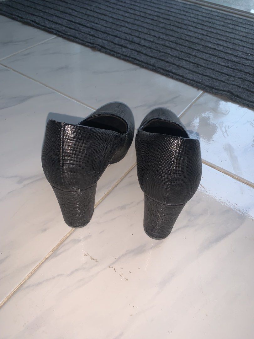 Piccadilly Black Heels 3 Inches (Category: Heels) located in Tuguegarao City. Submitted by nrcole (Listing ID 1433562509, Image 3). Description: Original price was 3k ( store bought) used for 1 year only .