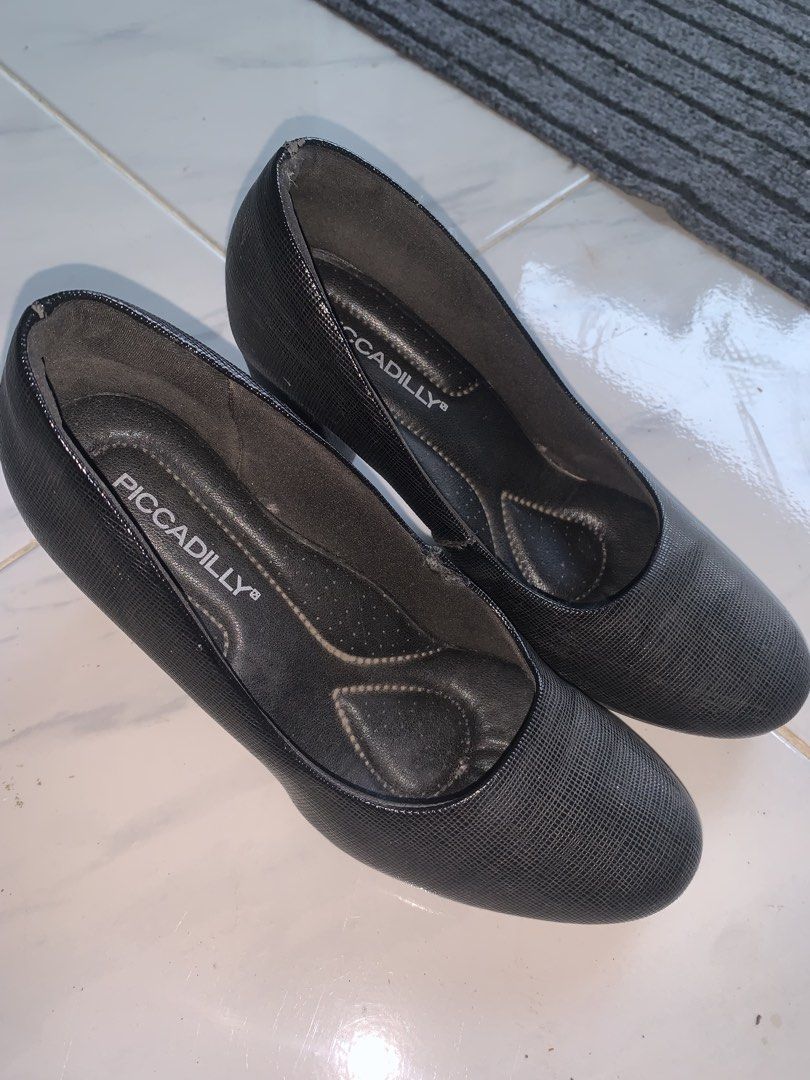 Piccadilly Black Heels 3 Inches (Category: Heels) located in Tuguegarao City. Submitted by nrcole (Listing ID 1433562509, Image 1). Description: Original price was 3k ( store bought) used for 1 year only .