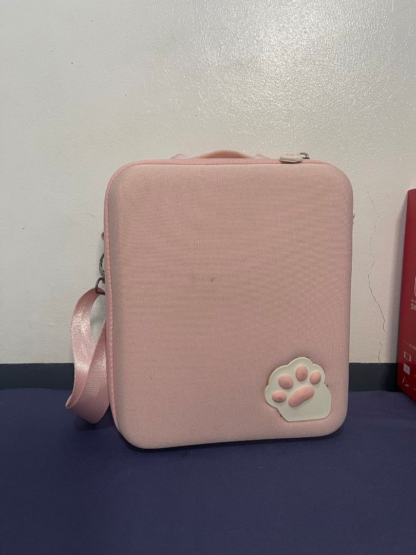 Pink Switch Carrying Case (Category: Cases & Covers) located in Makati City. Submitted by sunny.ko (Listing ID 1433529176, Image 1). Description: switch case pink issues: dirty, needs cleaning rfs: declutter.