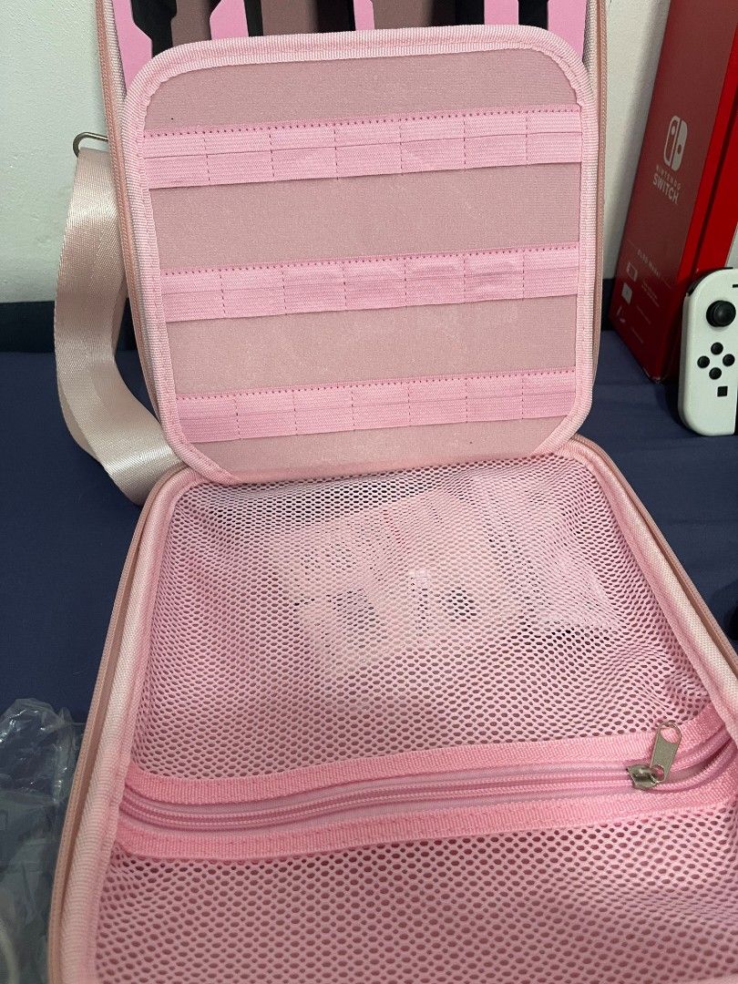 Pink Switch Carrying Case (Category: Cases & Covers) located in Makati City. Submitted by sunny.ko (Listing ID 1433529176, Image 3). Description: switch case pink issues: dirty, needs cleaning rfs: declutter.
