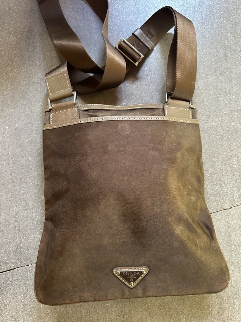 Prada Crossbody (Category: Luxury Bags & Wallets) located in Butuan. Submitted by wear.next (Listing ID 1433446370, Image 3). Description: No inclusion .