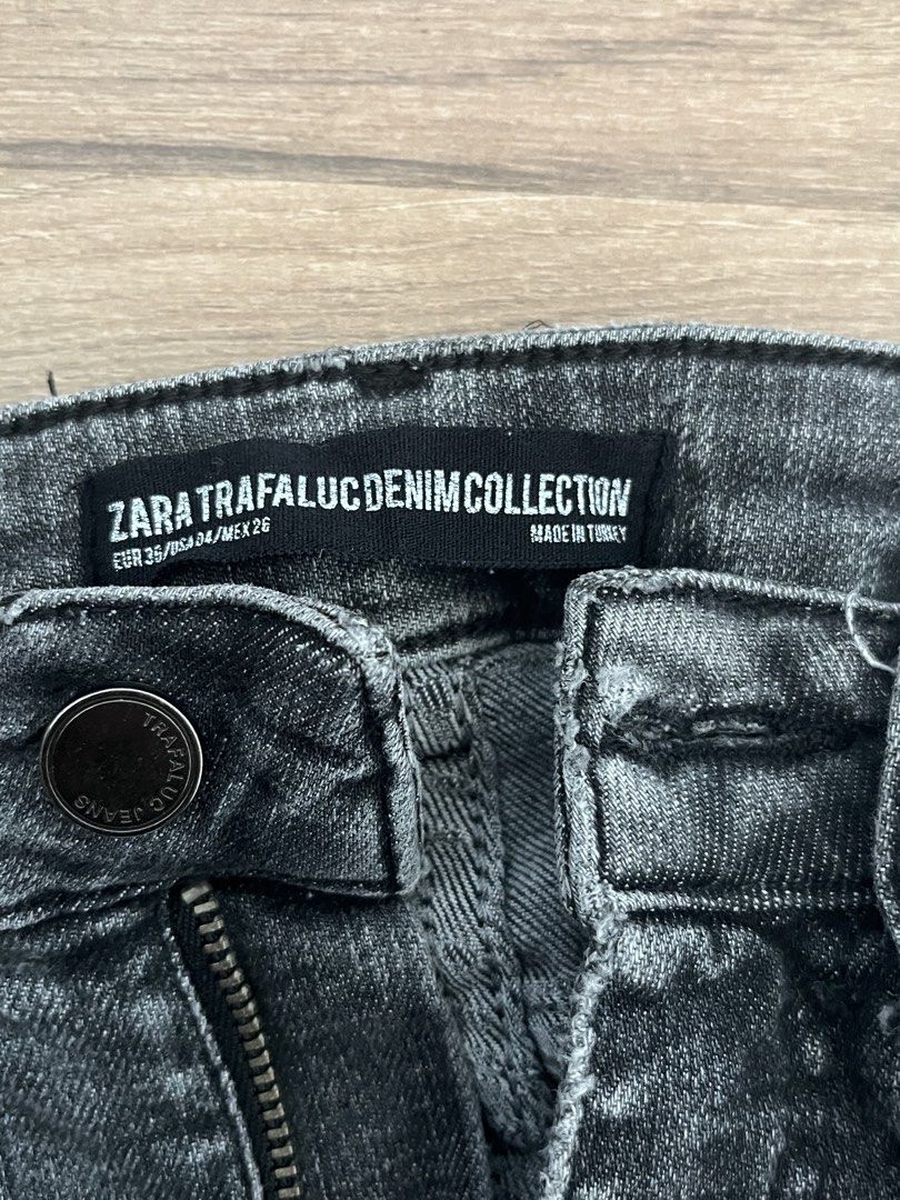 Preloved: Zara Black Distressed Jeans (Category: Jeans) located in Manila. Submitted by r.ruth (Listing ID 1433440075, Image 3). Description: 🔹 Seldom used. 🔸 No defect but please manage your expectations. 🔹 Size: EUR 36 🔸RFS: No longer fit me. 🚚 For same day delivery via Lalamove. Shipping Fee INCLUDED..