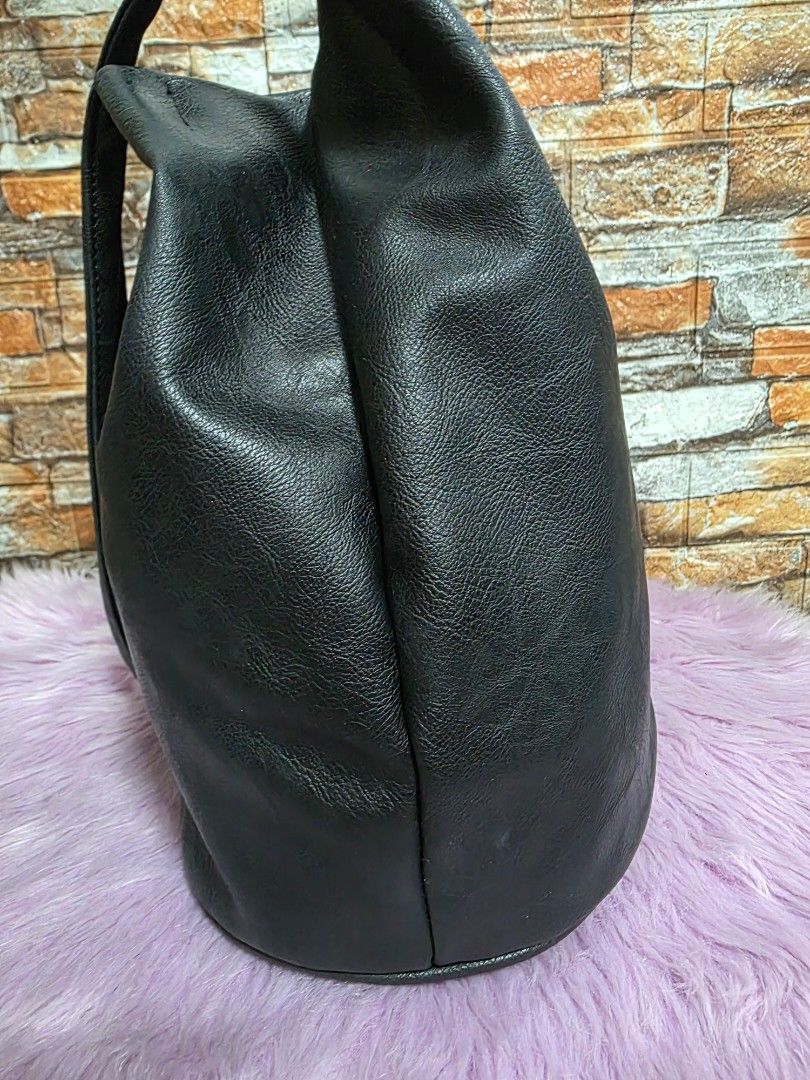 [SALE] Remuble Black Shoulder Bag (Category: Shoulder Bags) located in Binan City. Submitted by elli.etcetera (Listing ID 1433480468, Image 3). Description: MOP: Gcash, Maya or Bank Transfer MOD: lalamove, flash or J&T.